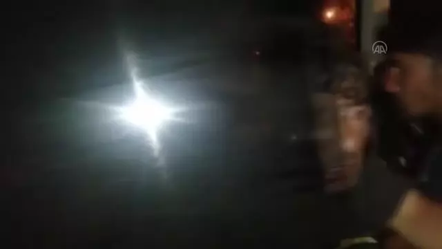 Erciş'te sürücüsü 'dur' ihtarına uymayan minibüste 60 düzensiz göçmen yakalandı