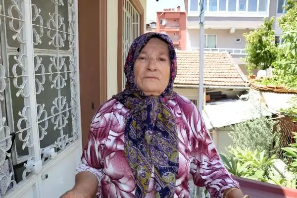 EVİNDE YANGIN ÇIKAN KOMŞUSUNU KURTARDI