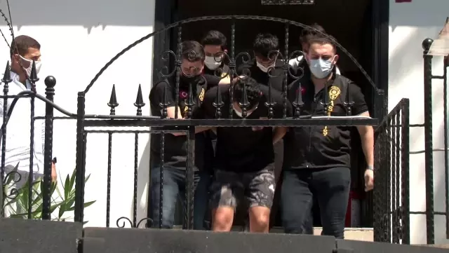 Fatih'te gasp şüphelileri 450 saat görüntü izlenerek yakalandı Fatih'te gasp şüphelileri 450 saat görüntü izlenerek yakalandı
