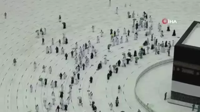 Hacı adayları Kabe'de ilk tavaflarını yaptı