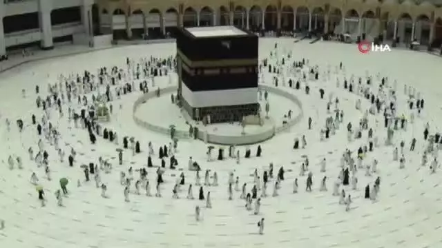 Hacı adayları Kabe'de ilk tavaflarını yaptı