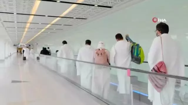 Hacı adayları Mina'ya ulaşmaya başladı