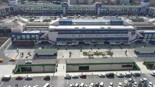 Havalimanları ve otogarlarda bayram hareketliliği yaşanıyor