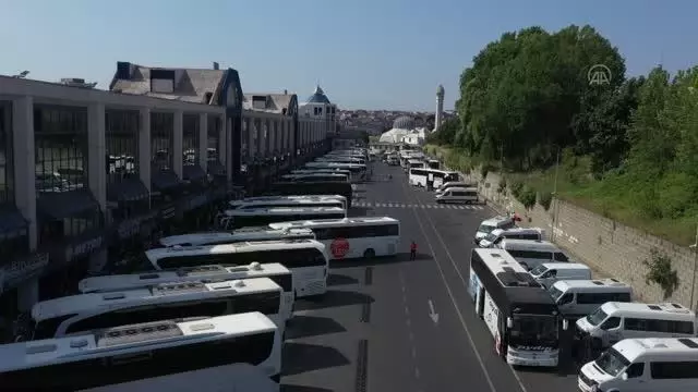 Havalimanları ve otogarlarda bayram hareketliliği yaşanıyor