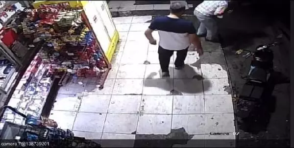 Heimlich manevrasıyla hayata tutundu Heimlich manevrasıyla hayata tutundu