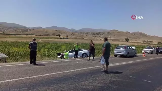 İki otomobil kafa kafaya çarpıştı: 8 yaralı