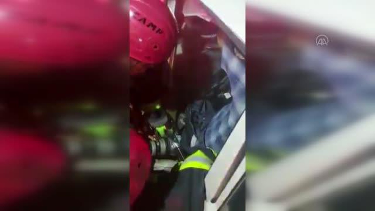 Son dakika haber | İki otomobilin çarpışması sonucu 1 kişi öldü, 9 kişi yaralandı - Vimarsana News