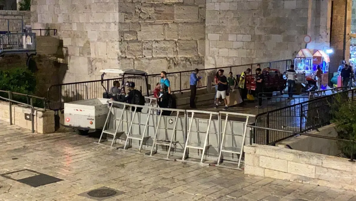 İsrail güçleri, Kudüs'teki Bab al-Amud bölgesini kapattı