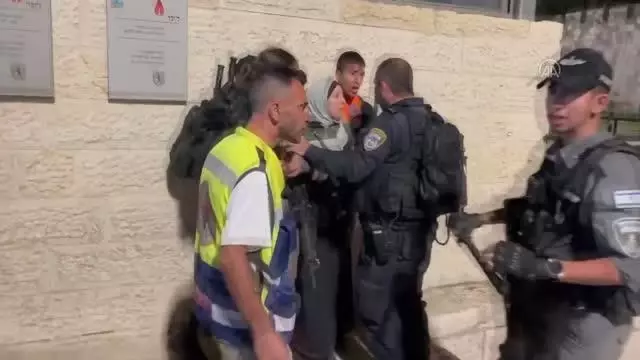 İsrail polisinden Şam Kapısı'nda Filistinlilere saldırı