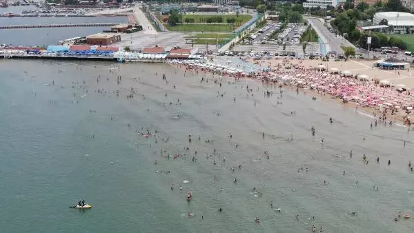 İSTANBUL'DA KALANLAR ŞİLE'YE AKIN ETTİ - 1
