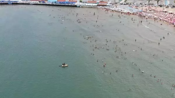 İSTANBUL'DA KALANLAR ŞİLE'YE AKIN ETTİ - 1