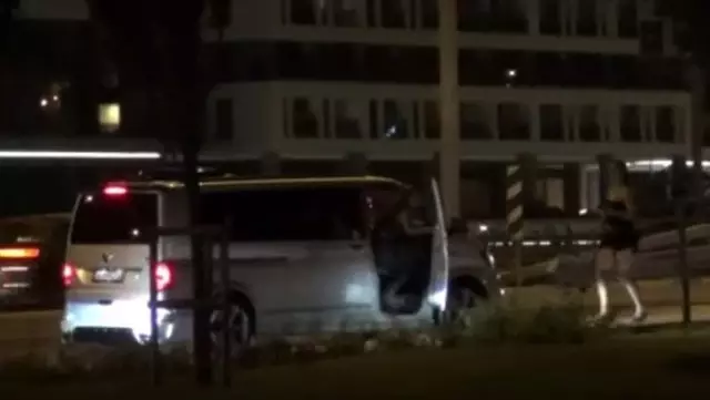 İstanbul'da pes dedirten görüntü! E-5 kenarında fuhuş pazarlığı İstanbul'da pes dedirten görüntü! E-5 kenarında fuhuş pazarlığı