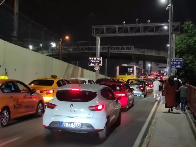 Otogarlarda bayram hareketliliği sürüyor