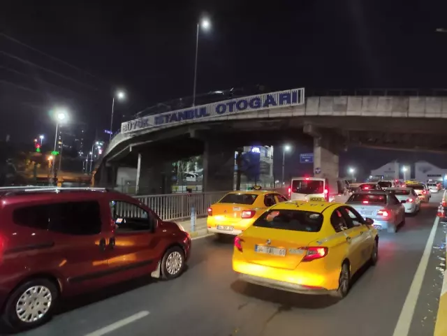 Otogarlarda bayram hareketliliği sürüyor