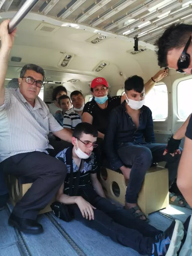 İzmir'de engelliler ilk kez uçuş heyecanı yaşadı