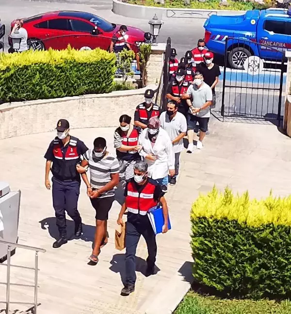 Son dakika haberleri: JANDARMA VE MİT'TEN FETÖ OPERASYONU; MOTOR YATLA KAÇMAK İSTERKEN YAKALANDILAR Son dakika haberleri: JANDARMA VE MİT'TEN FETÖ OPERASYONU; MOTOR YATLA KAÇMAK İSTERKEN YAKALANDILAR