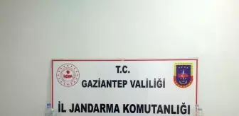 Arıl: Son dakika 3. sayfa: Jandarmadan uyuşturucu satışı yapılan eve operasyon: 4 gözaltı Arıl: Son dakika 3. sayfa: Jandarmadan uyuşturucu satışı yapılan eve operasyon: 4 gözaltı