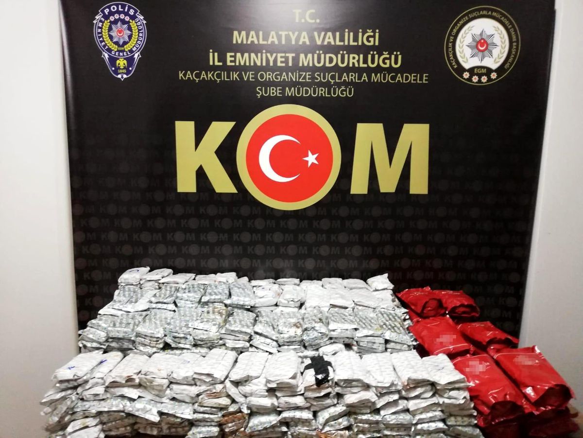 Kaçak nargile tütünü ele geçirildi