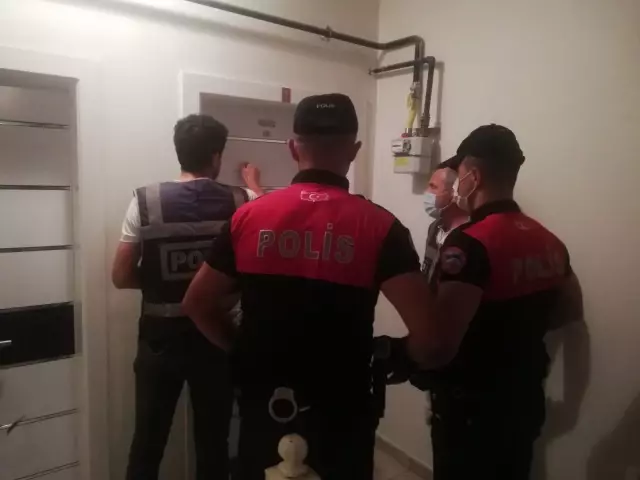 Kahramanmaraş'ta haklarındaki farklı suçlamalar nedeniyle yakalanan 47 şüpheli tutuklandı Kahramanmaraş'ta haklarındaki farklı suçlamalar nedeniyle yakalanan 47 şüpheli tutuklandı