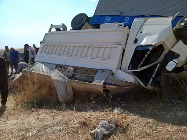 Kahramanmaraş'ta kamyonet ile traktör çarpıştı: 3 yaralı