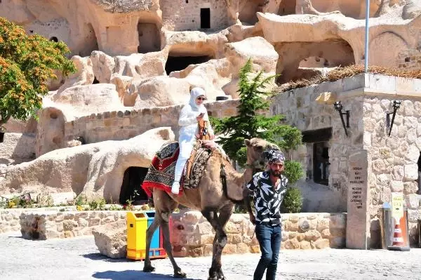 KAPADOKYA'DA BAYRAM HAREKETLİLİĞİ