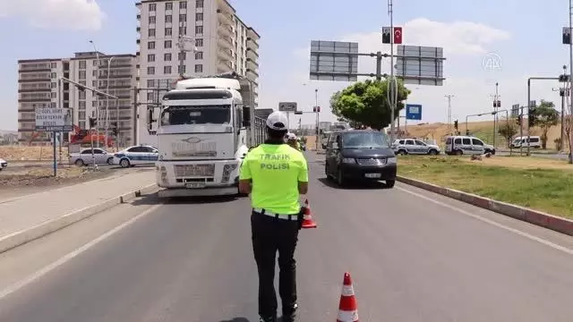 Kara yollarında trafik denetimleri artırıldı