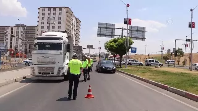 Kara yollarında trafik denetimleri artırıldı