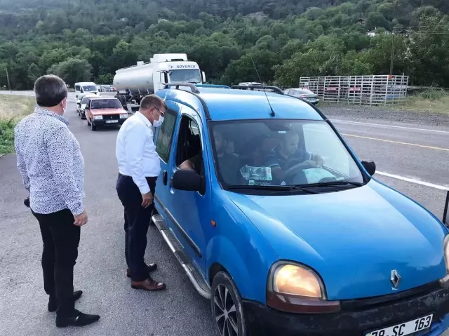Karabük Valisi Gürel, sürücülerin bayramını kutladı Karabük Valisi Gürel, sürücülerin bayramını kutladı
