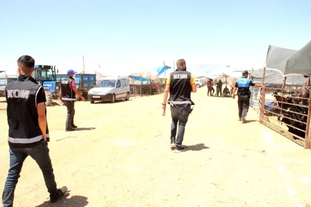 Karaman'da kurban pazarında broşürlü sahte para uyarısı