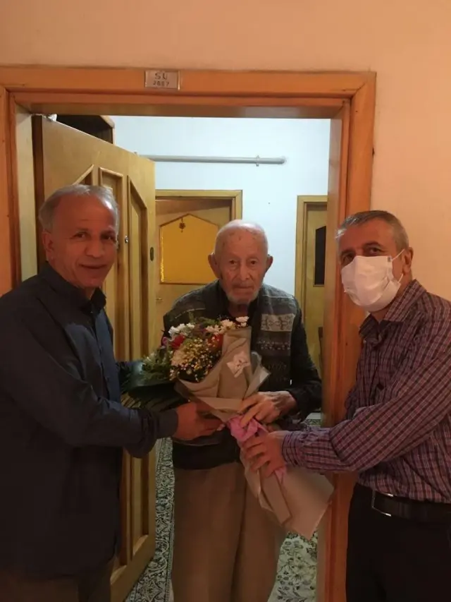Karasu Belediye Başkanı Sarı'ya ziyaret Karasu Belediye Başkanı Sarı'ya ziyaret