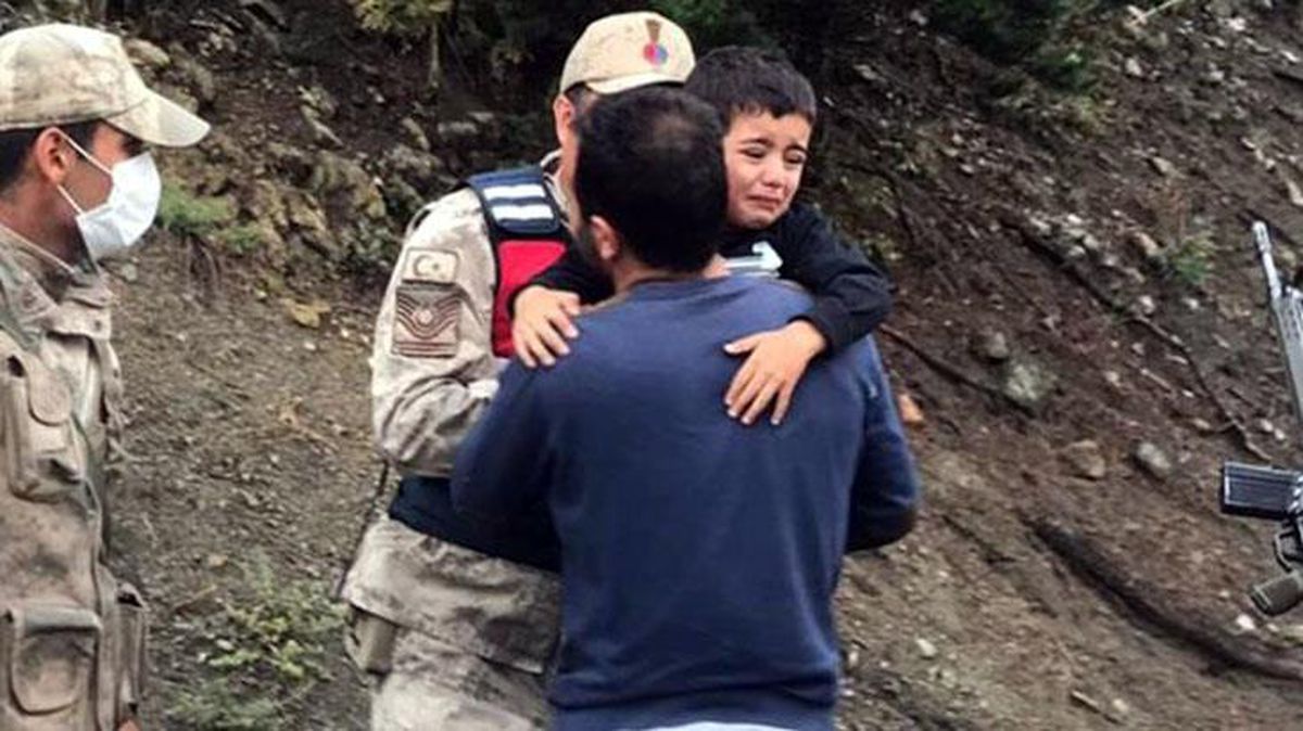 Kaybolan 3 yaşındaki çocuk, ormanda bulundu
