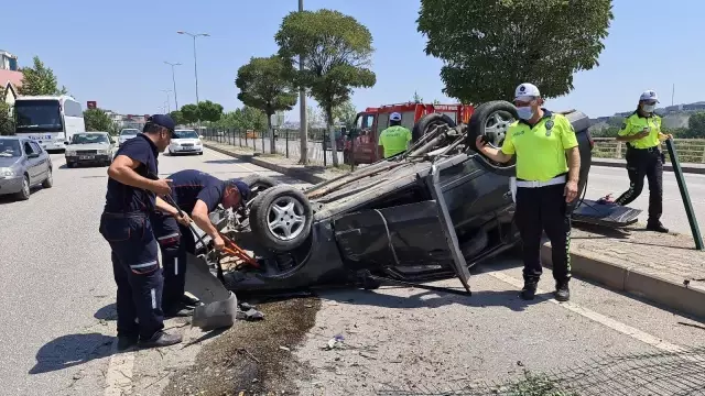 Karşı şeride geçip otomobili biçti