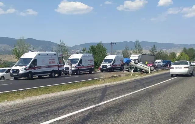 Kastamonu'da devrilen otomobildeki 5 kişi yaralandı