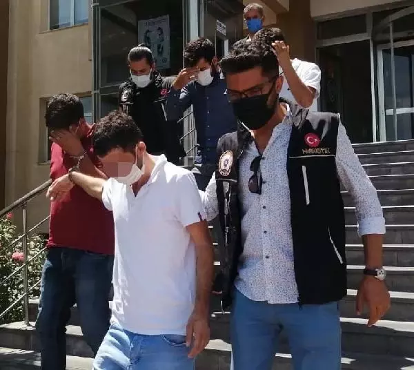 Son dakika haberi: Kayseri'de uyuşturucu operasyonu: 5 gözaltı Son dakika haberi: Kayseri'de uyuşturucu operasyonu: 5 gözaltı