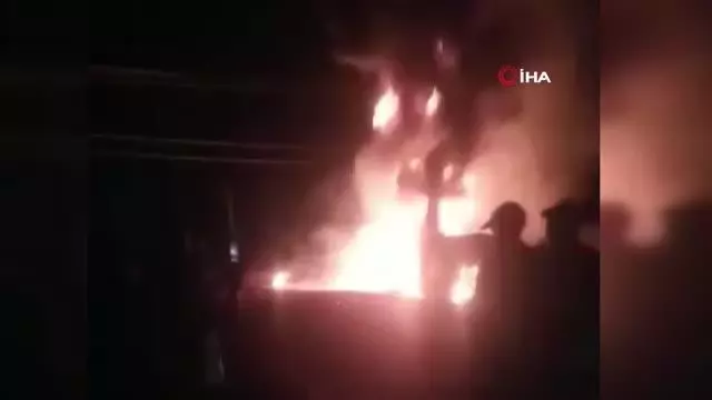 Kenya'da akaryakıt tankeri patladı: 13 ölü, 11 yaralı Kenya'da akaryakıt tankeri patladı: 13 ölü, 11 yaralı