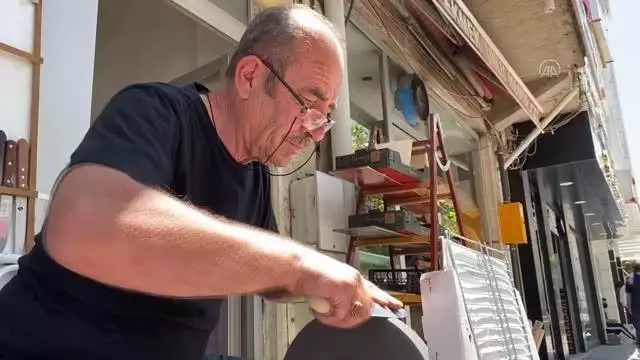 Kurban Bayramı öncesi bıçakçılar yoğun mesai yapıyor