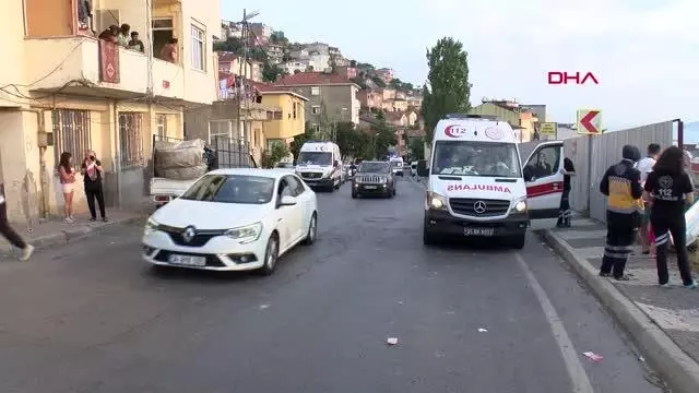 MALTEPE'DE 10 METRE YÜKSEKLİKTEN DÜŞEN PİKAPTAN SÜRÜCÜ ATLAYARAK KURTULDU MALTEPE'DE 10 METRE YÜKSEKLİKTEN DÜŞEN PİKAPTAN SÜRÜCÜ ATLAYARAK KURTULDU