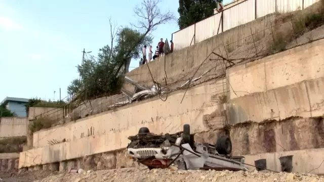Maltepe'de, 15 metre yüksekten yuvarlanan araçtan atlayarak kurtuldu