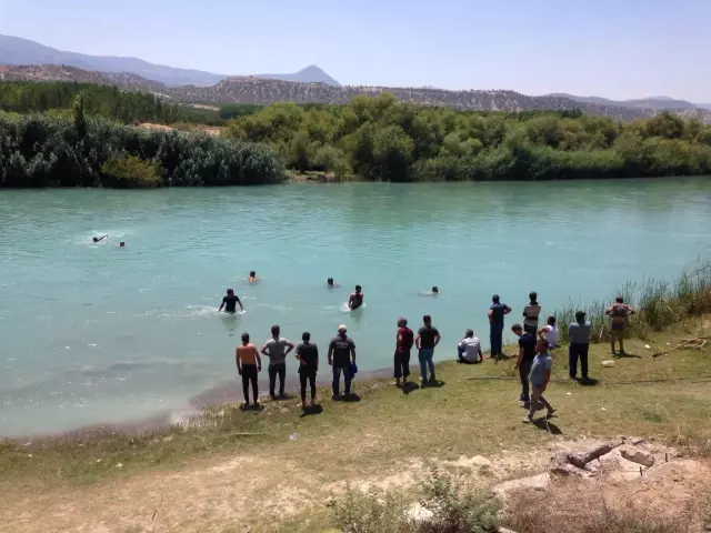 Mersin'de yüzmek için nehre giren genç boğuldu