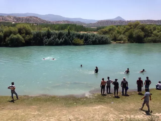 Mersin'de yüzmek için nehre giren genç boğuldu