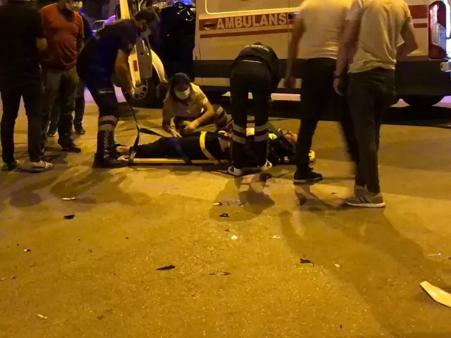 Motosiklet ile taksi çarpıştı: 1'i ağır 2 yaralı