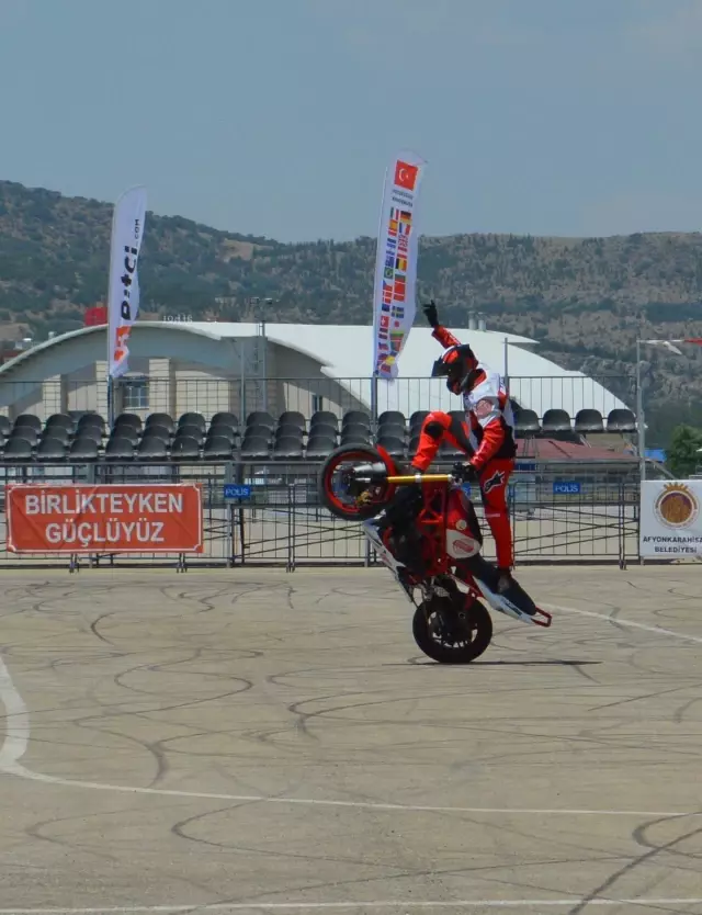 AFYONKARAHİSAR - Motosiklette Avrupa ve Türkiye Akrobasi şampiyonaları final yarışları başladı
