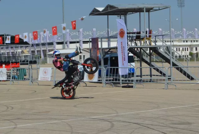 AFYONKARAHİSAR - Motosiklette Avrupa ve Türkiye Akrobasi şampiyonaları final yarışları başladı