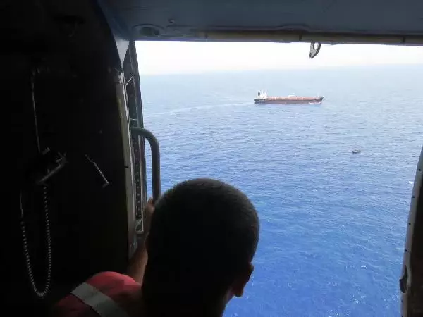 Akdeniz'deki 80 göçmen TCG Gediz Fırkateyni ile kurtarıldı