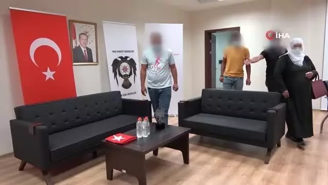 Muş'taki evlat nöbetinde ilk anne-oğul kavuşması gerçekleşti