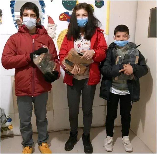 Muşlu iş adamından kıyafet yardımı