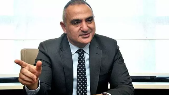 Müzik yayını saati kısıtlaması ne zaman kalkacak? Bakan Ersoy, topu Kabine'ye attı Müzik yayını saati kısıtlaması ne zaman kalkacak? Bakan Ersoy, topu Kabine'ye attı