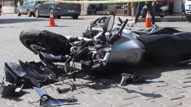 Ödemiş'te otomobille motosiklet çarpıştı: 2 yaralı