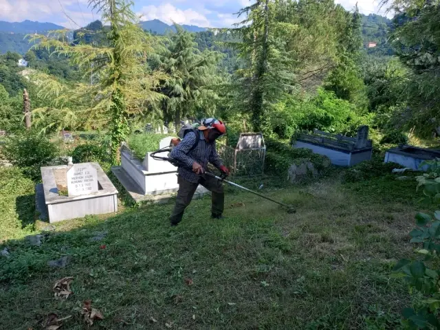 Ordu'da mezarlıklar bayrama hazır