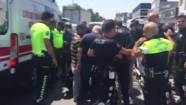 Otomobille çarpışan motosikletteki 2 yunus polisi yaralandı Otomobille çarpışan motosikletteki 2 yunus polisi yaralandı
